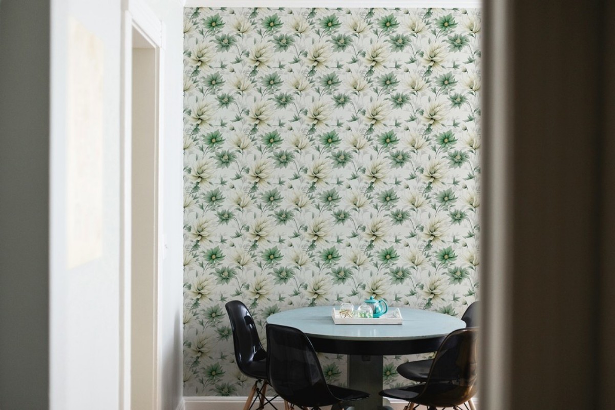 Picture of Lara Green - 1001302-01